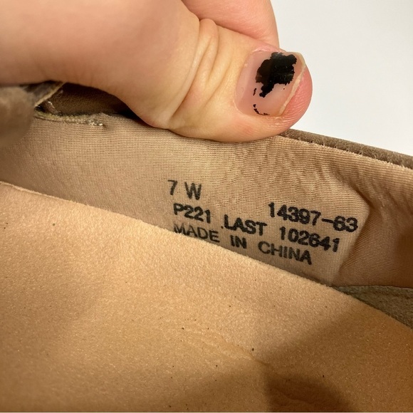 Drew lilac T-strap Velcro shoes tan leather orthotic shoes size 7W - Picture 8 of 8